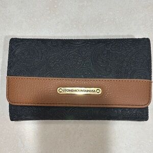 Stone Mountain Accessories Black Wallet with Brown Flap and Gold Plate